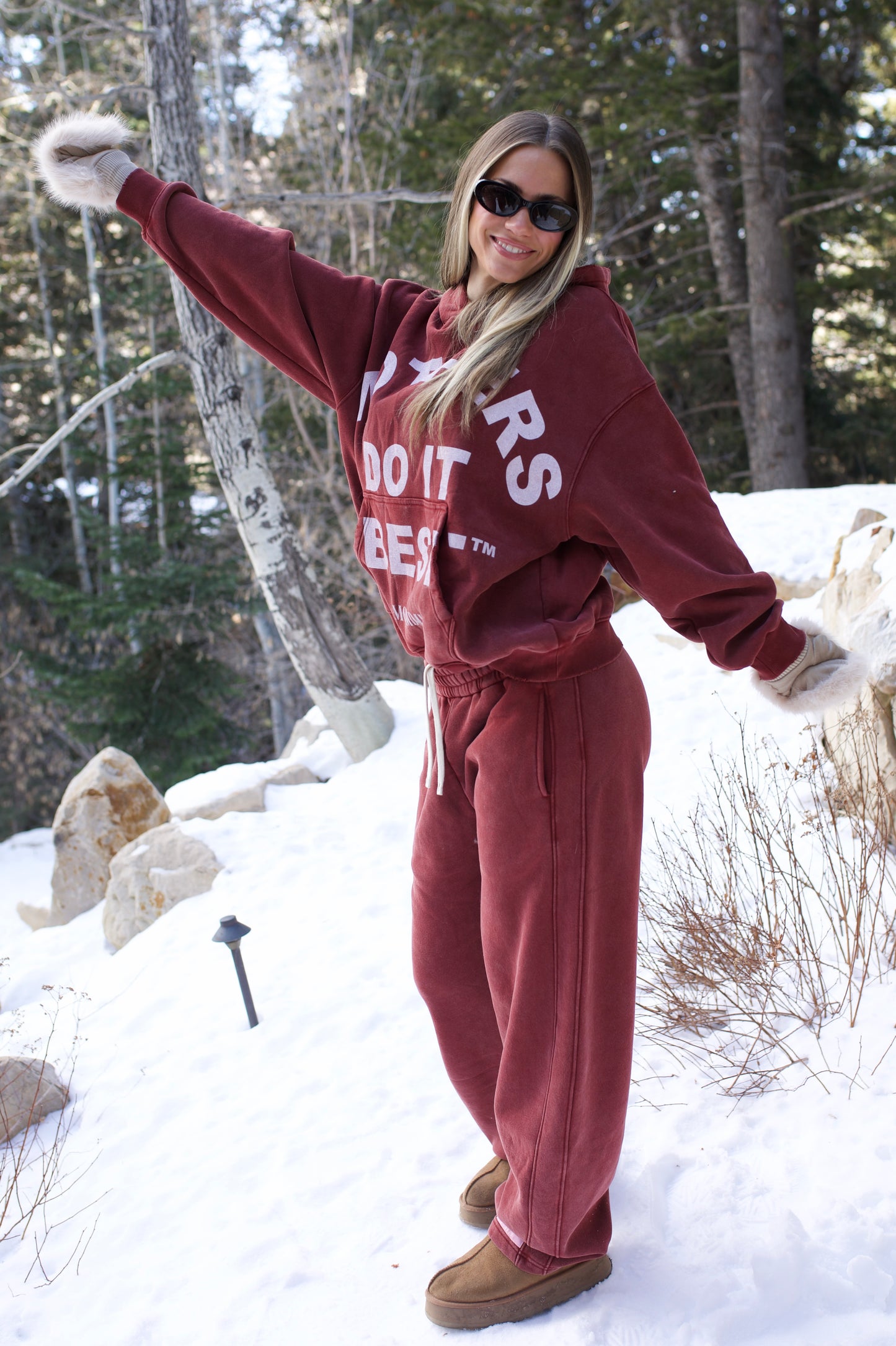 *MOTHERS DO IT BEST sweatpants in red
