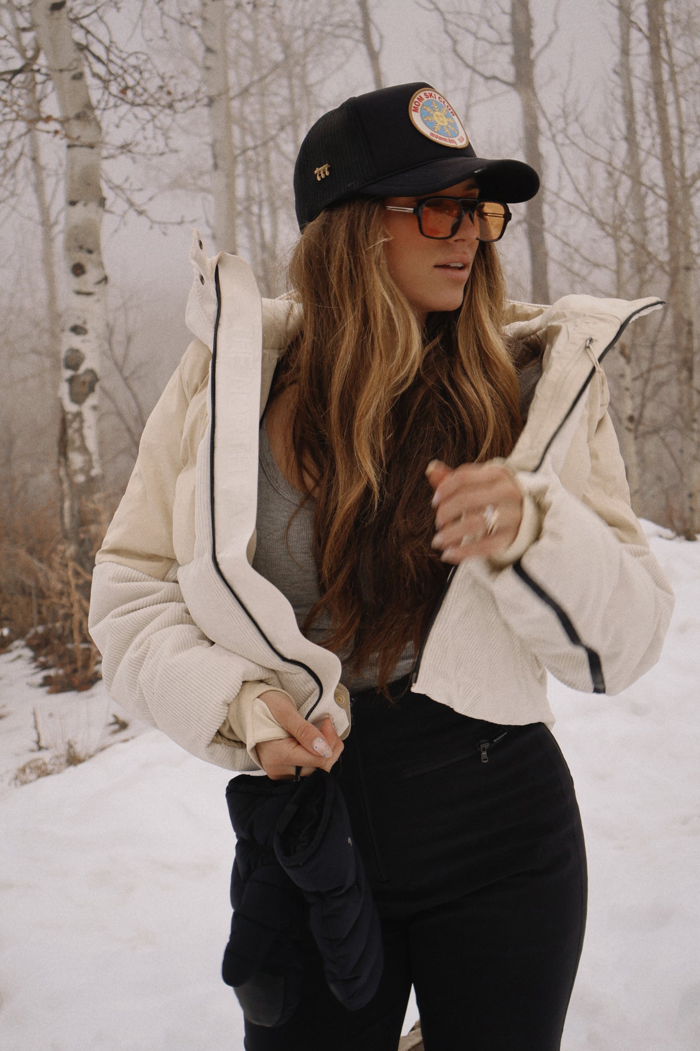 MOM SKI CLUB hat on Black