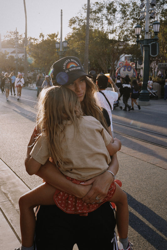 *Always Sunny in MOMLAND Trucker hat in Black