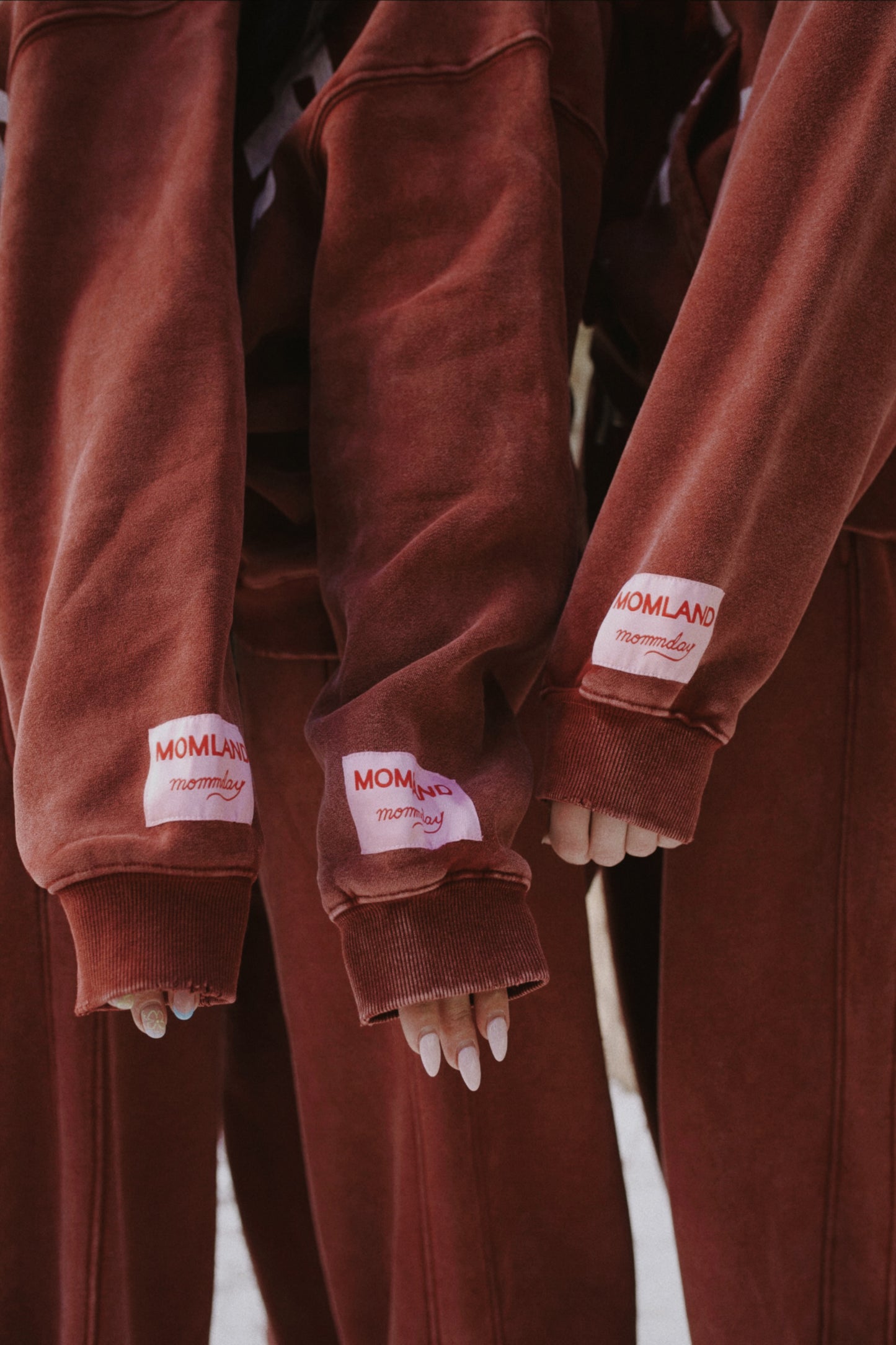 *MOTHERS DO IT BEST sweatshirt in red