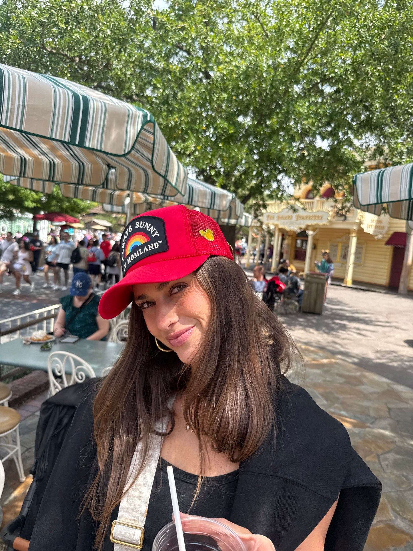 *Always Sunny in MOMLAND Trucker hat in Red