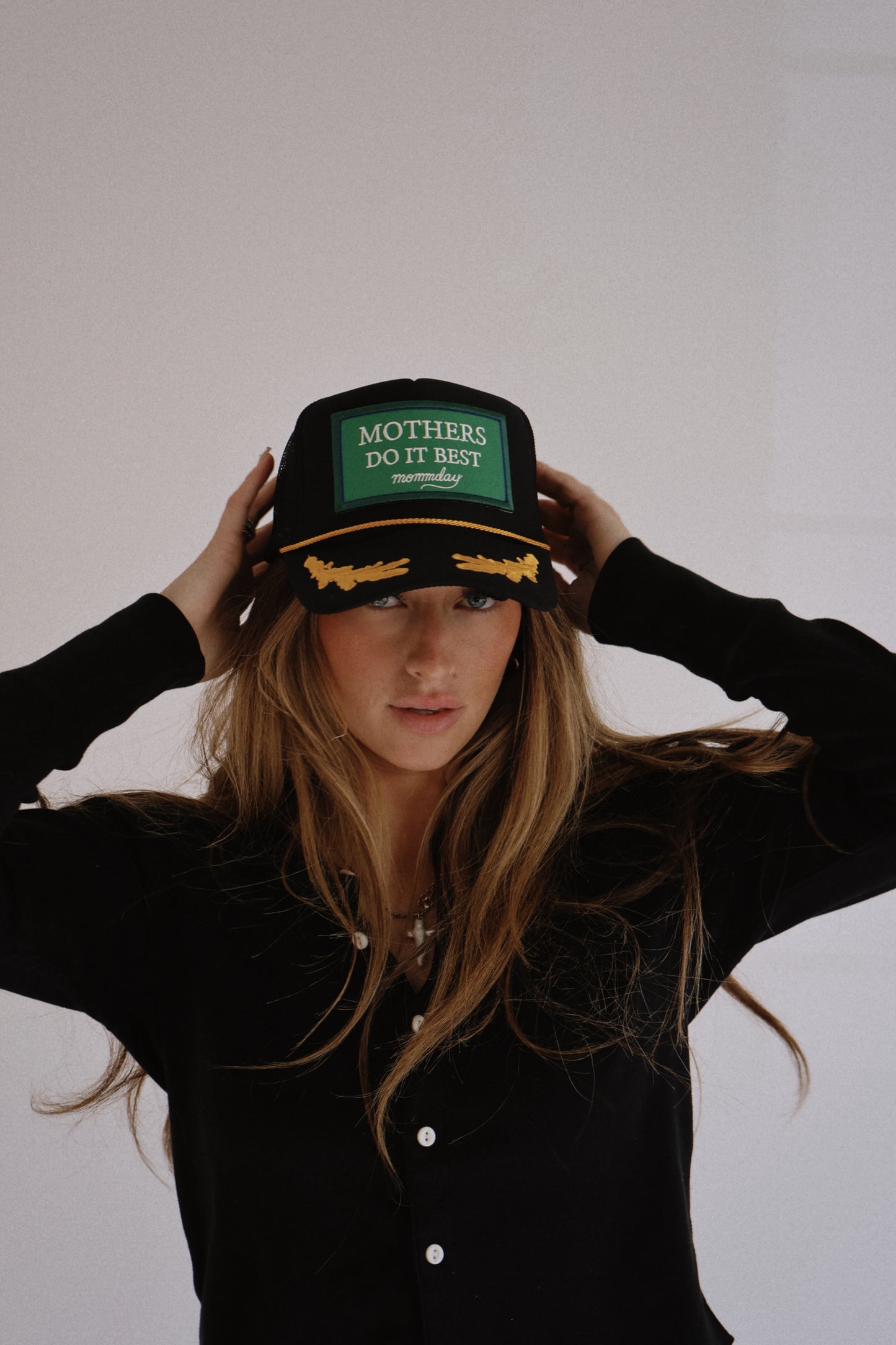 MOTHERS DO IT BEST on black and gold leaf