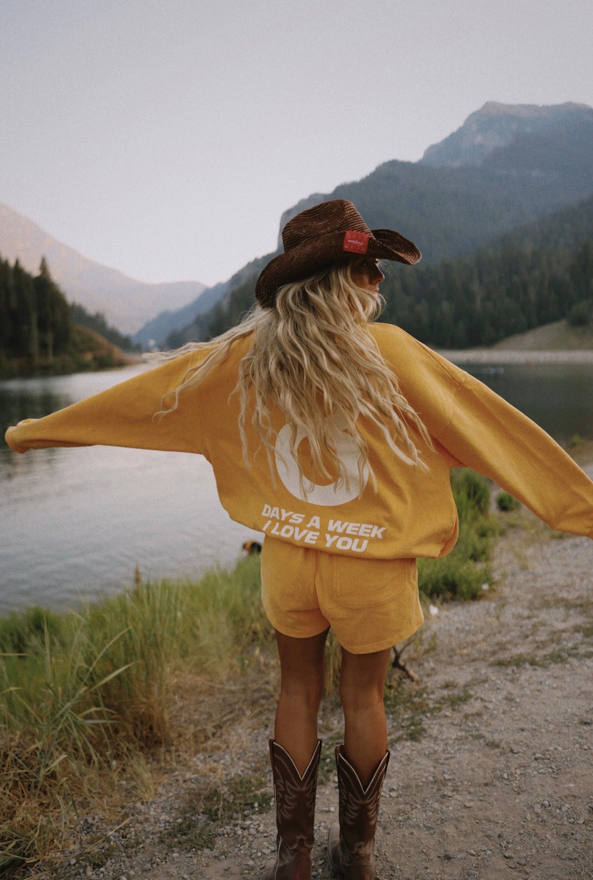 MOTHER circle Yellow sweatshirt