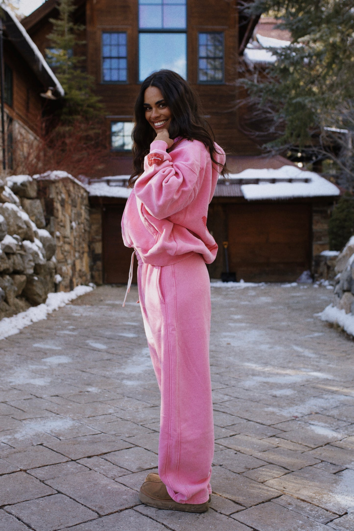 *MOMMING sweats in pink