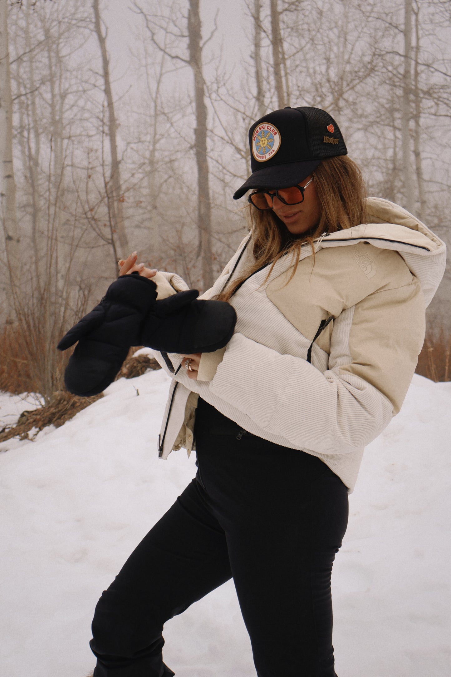 MOM SKI CLUB hat on Black