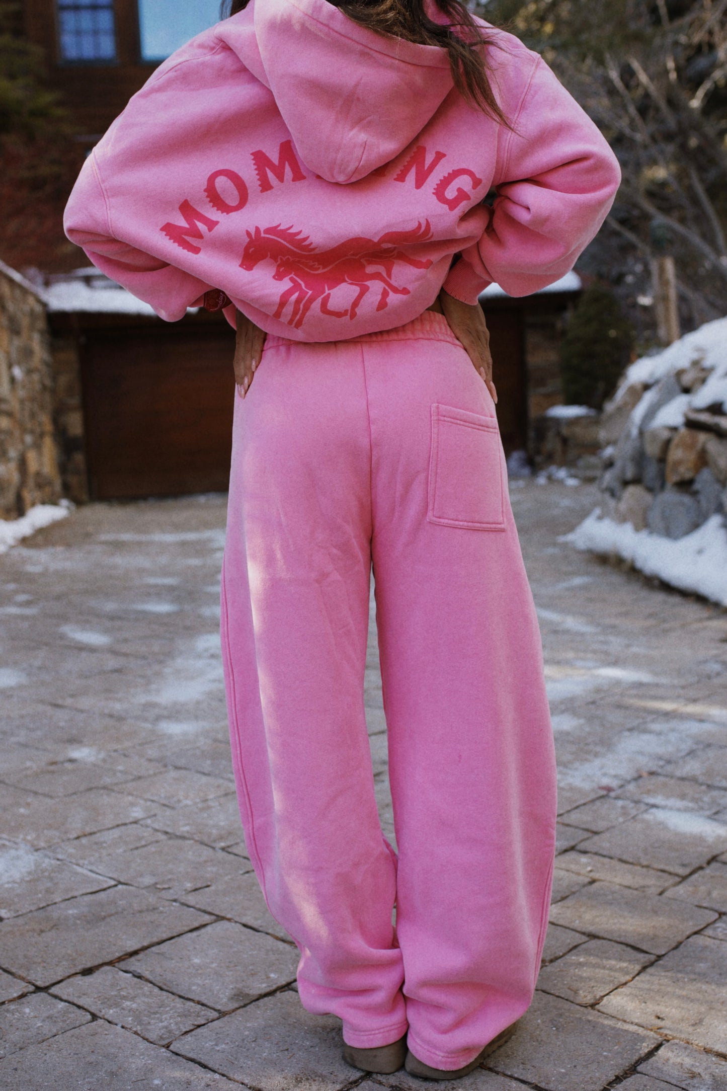 *MOMMING sweats in pink