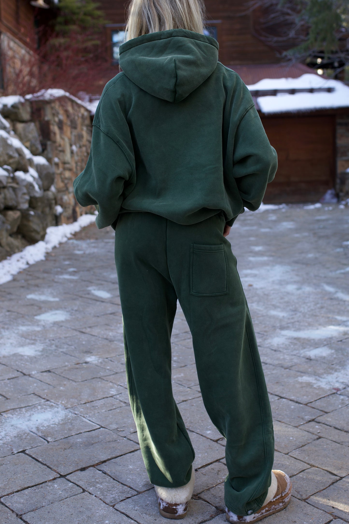 *MOTHERS DO IT BEST sweatpants on green